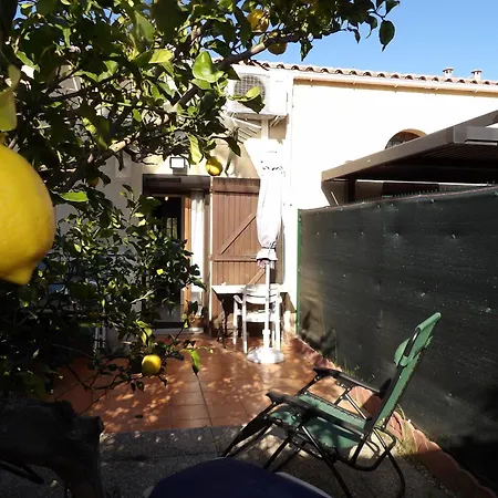 Petite Maison Sympa Dans Avec Piscine Dom wakacyjny