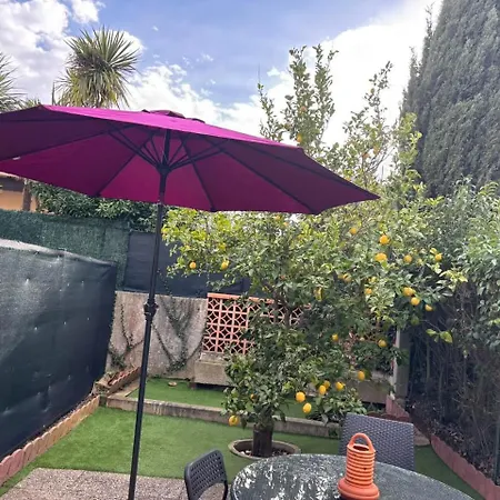 Petite Maison Sympa Dans Avec Piscine *
