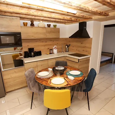 Petite Maison Sympa Dans Avec Piscine Saint-Cyprien (Pyrenees-Orientales)
