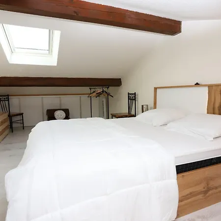 Petite Maison Sympa Dans Avec Piscine *