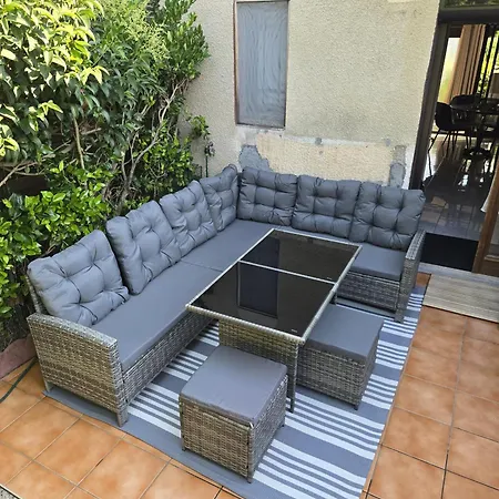Dom wakacyjny Petite Maison Sympa Dans Avec Piscine